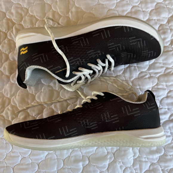 STRIKE MVMNT HAZE EZ Trainer Shoes Size 7